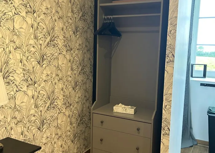 Château De Franquetot&d Day Collins Museum Sainte-Mère-Église