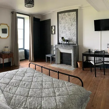 Проживание в семье Chateau De Franquetot & D Day Collins Museum *