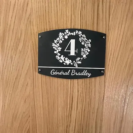 Проживание в семье Chateau De Franquetot & D Day Collins Museum *