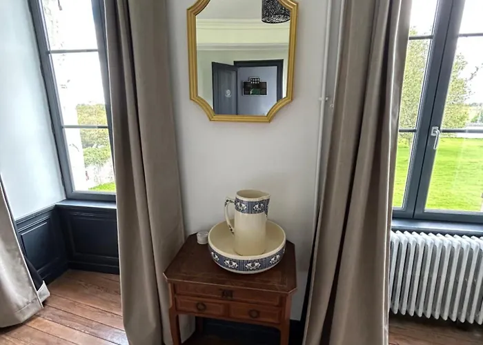 Chateau De Franquetot & D Day Collins Museum * Sainte-Mère-Église