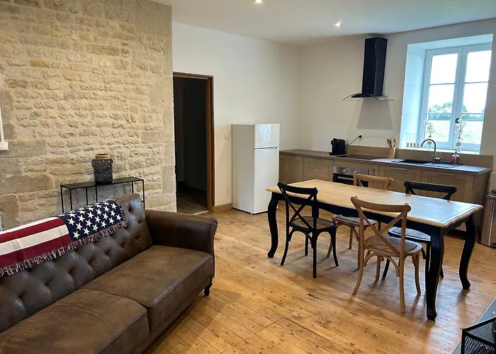 Chateau De Franquetot & D Day Collins Museum Homestay szállás *